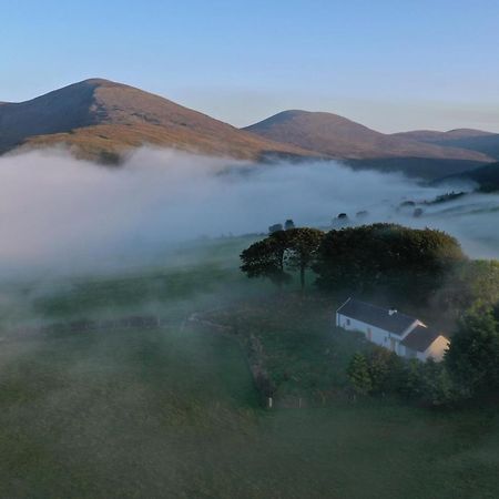 Thistle Thatch Cottage And Hot Tub - Mourne Mountains Newcastle (Down) Exterior foto